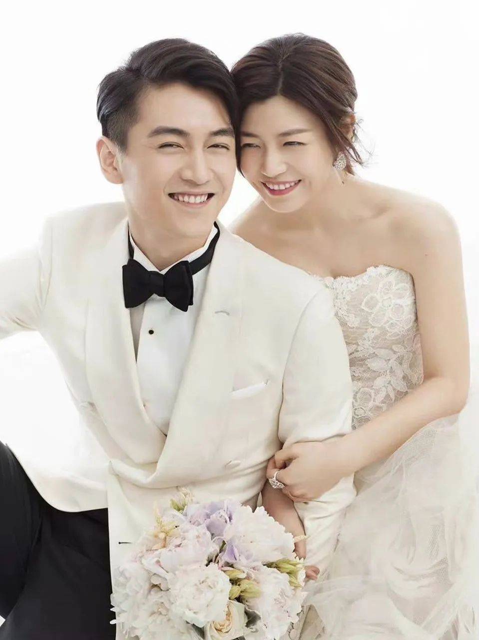 岳父去世，陈晓现身杭州，与陈妍希婚变传闻再登热搜