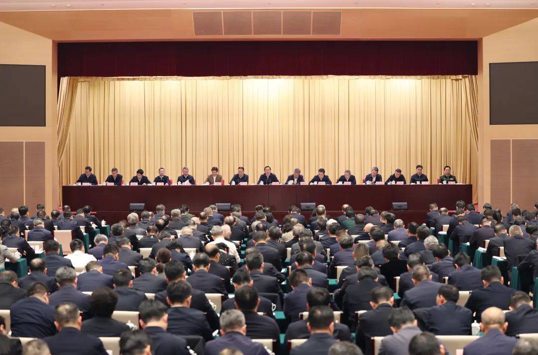 王忠林在湖北省传达学习全国两会精神会议上强调 坚决扛牢加快建成支点的责任担当
