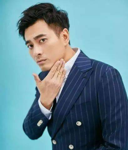 考古|宋佳被曝隐婚?男方曾导《白夜追凶》两人恋爱7年，情路坎坷的她终修得正果